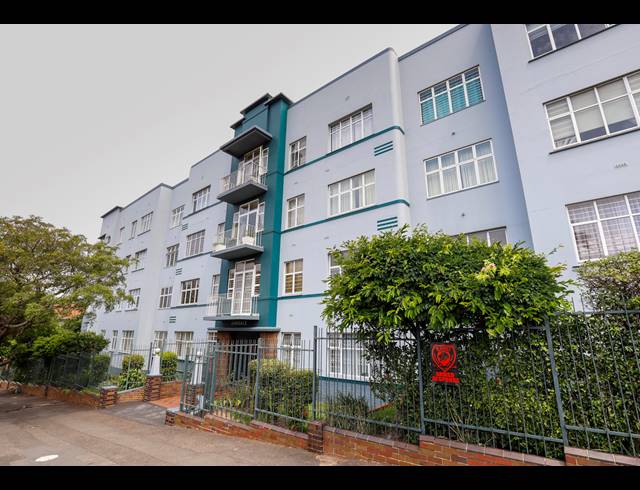 3 BEDROOM APARTMENT TO LET IN ESSENWOOD